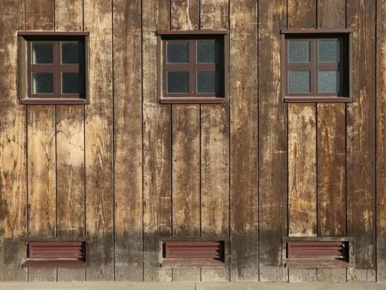 Featured of How to Distress Furniture Easily