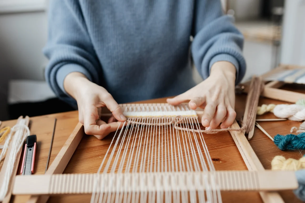 Featured - DIY Weaving Loom Instructions