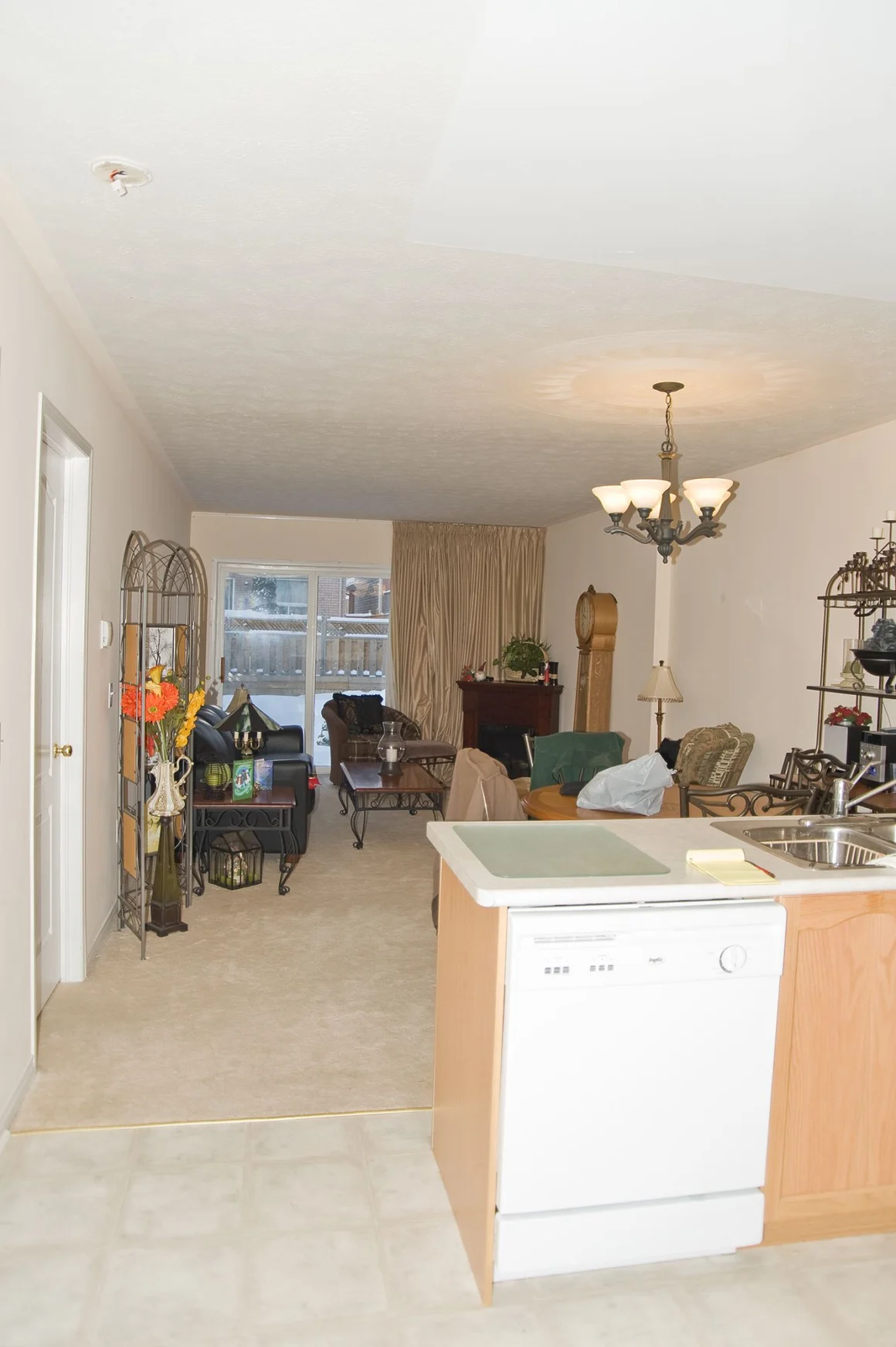 The Definition of Living Space and Finding the Difference Between Slab Footage and Living Space Definitions of Living Space and Slab Footage