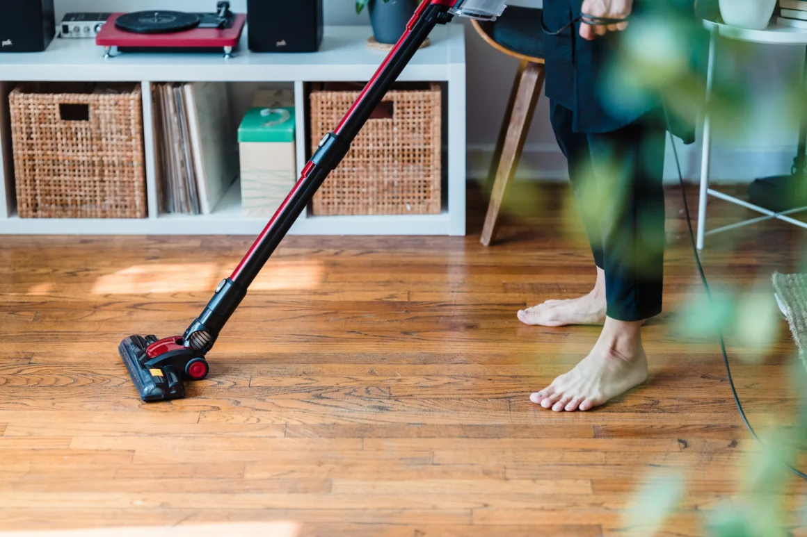 What Are the Pros and Cons of the Top 5 Selling Vacuum Cleaners