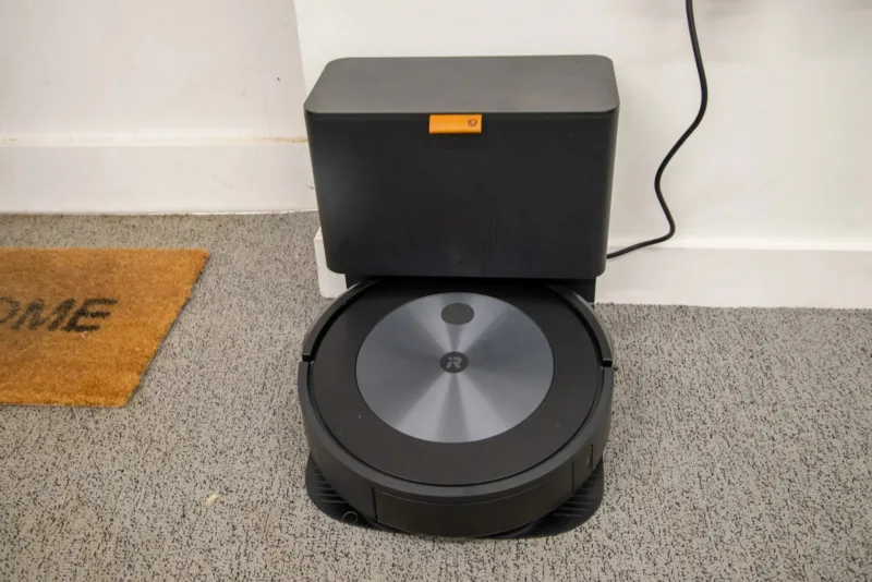 iRobot Roomba j7